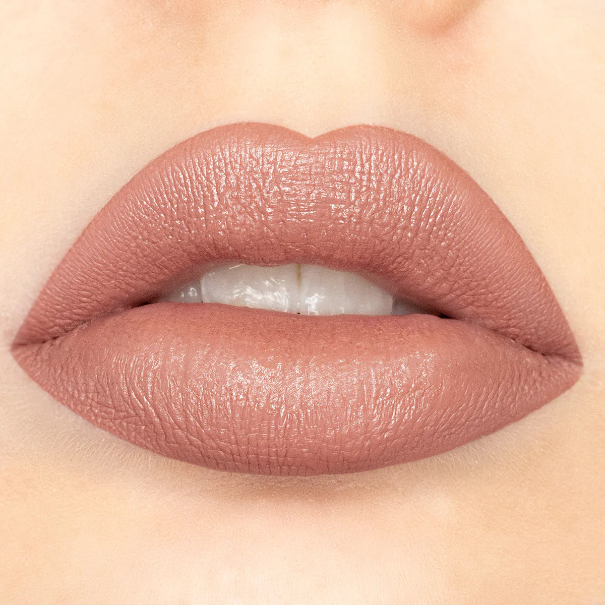 Peachy Nude - Velvety Kiss Matte Liquid Lipstick Amor Us