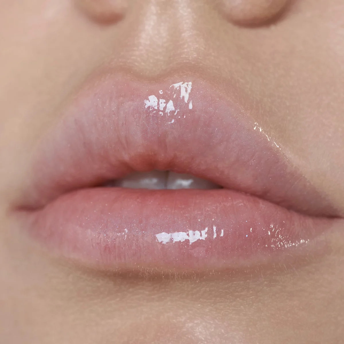 Glow Getter Hydrating Lip Oil (001, Sky Blue) Moira